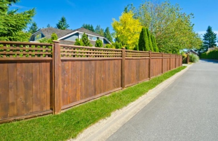 Bois, aluminium ou PVC, chaque cl&ocirc;ture de jardin r&eacute;pond &agrave; des besoins diff&eacute;rents